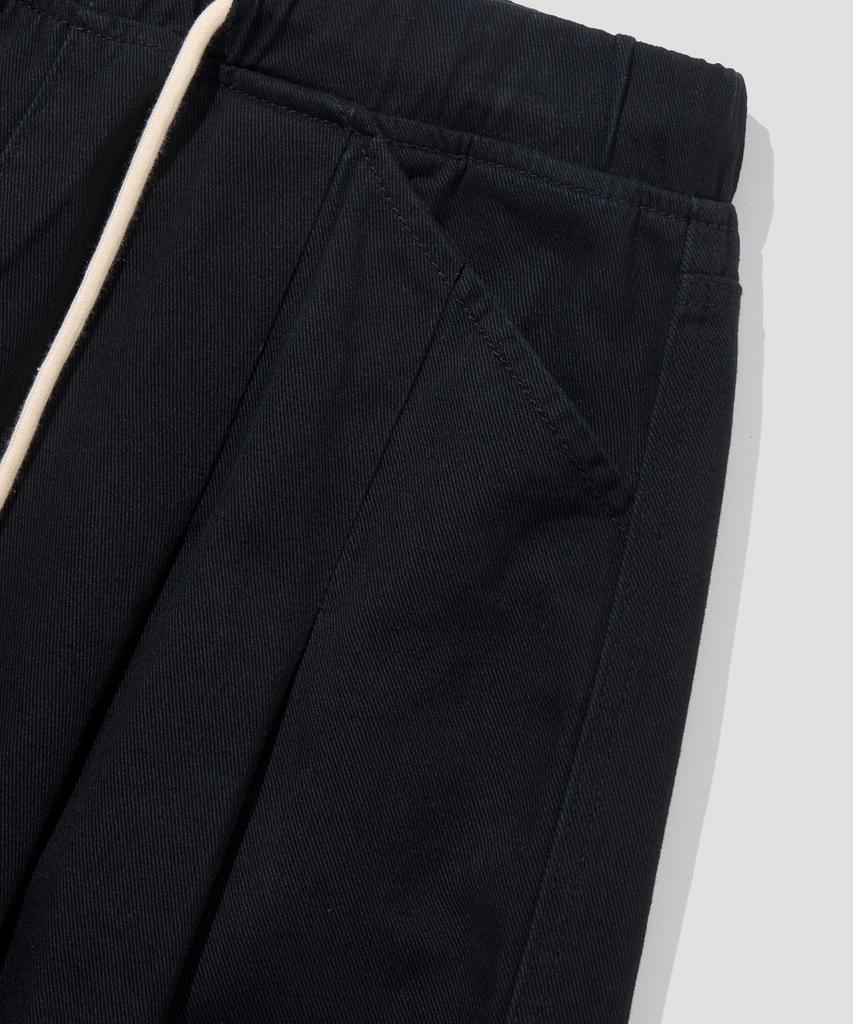 AGOD Double-Pleat Elastic String Bermuda Shorts [Black]