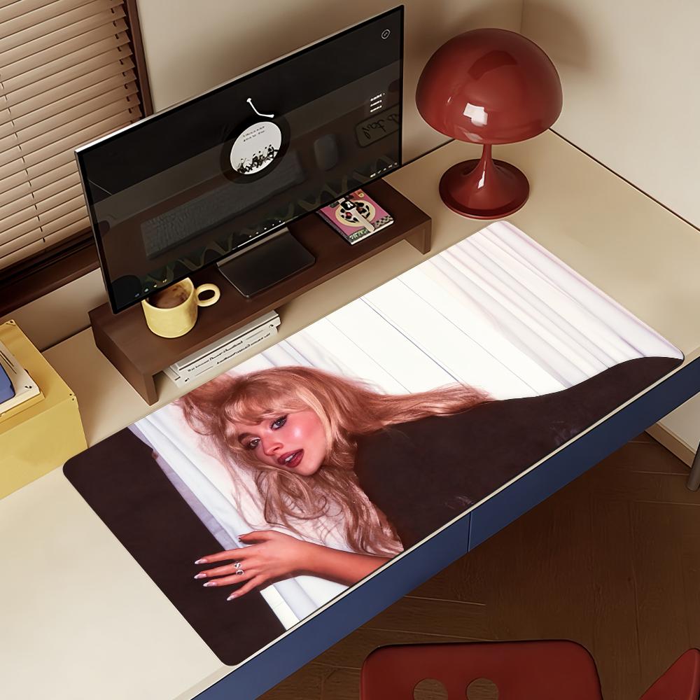 Singer S-Sabrina C-Carpenter Mouse Pad Non-slip Rubber Gamer Balance Computer Mat Decoracion Deskmat Laptop Office Large