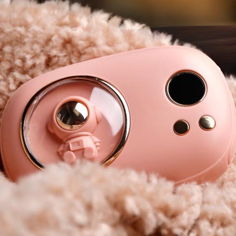 

Pabei Mini Astronaut 2-in-1 Hand Warmer & Power Bank