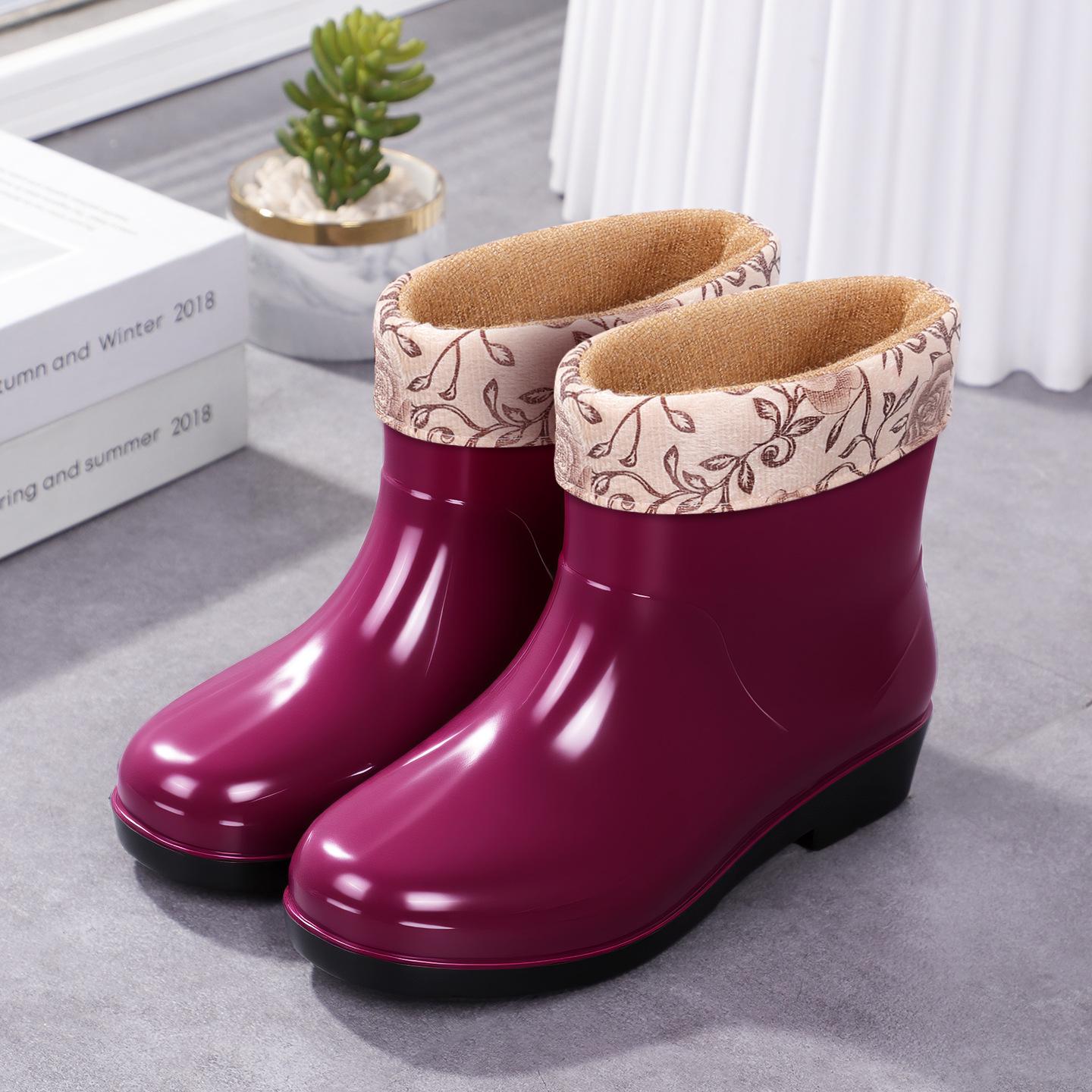 

Женские нескользящие короткие резиновые сапоги с бархатной подкладкой и подошвой из ПВХ 40