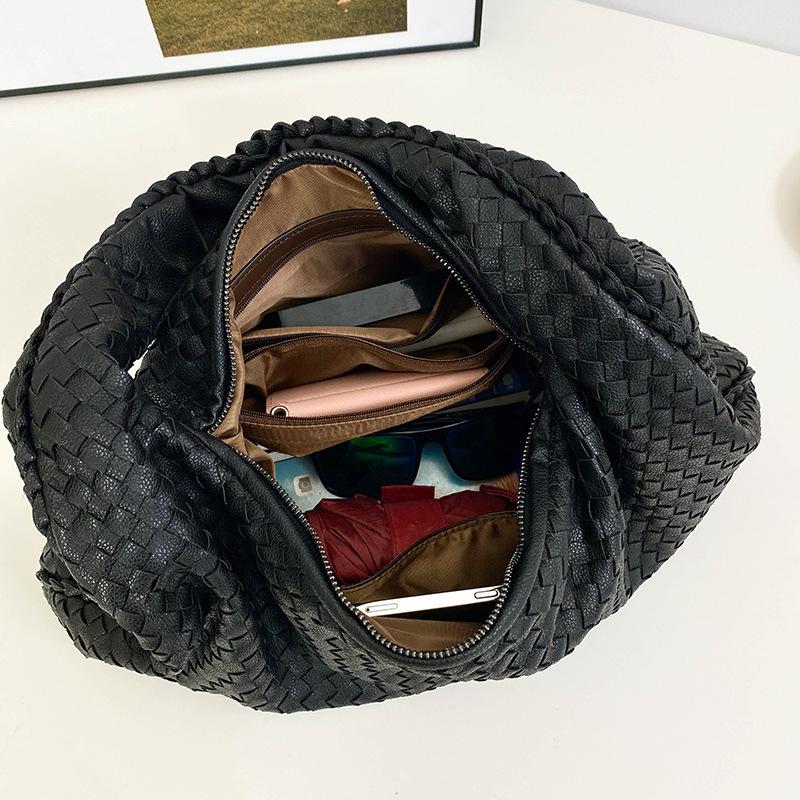 Simple Hand Woven Bag, Women's Fashionable Soft Leather Commuting Shoulder Bag, Versatile and Large Capacity