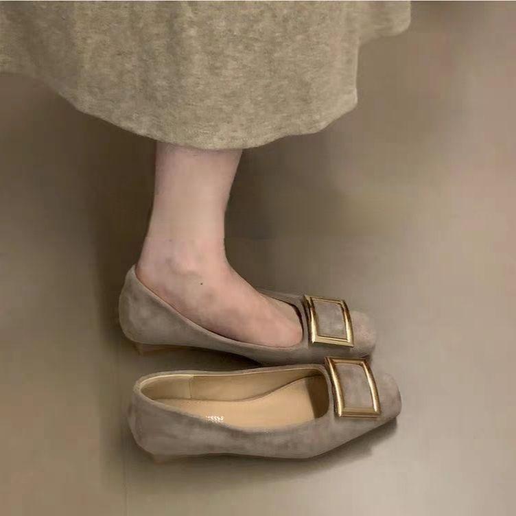 French retro square head low heel shallow mouth single shoes 2025 autumn new versatile temperament metal square buckle commuter shoes women