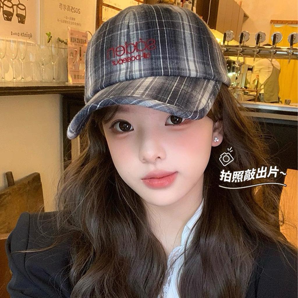 Vintage Plaid Letter Embroidery Baseball Cap Men'S And Women'S Shading College Style Color Matching Casual Fashion Cap