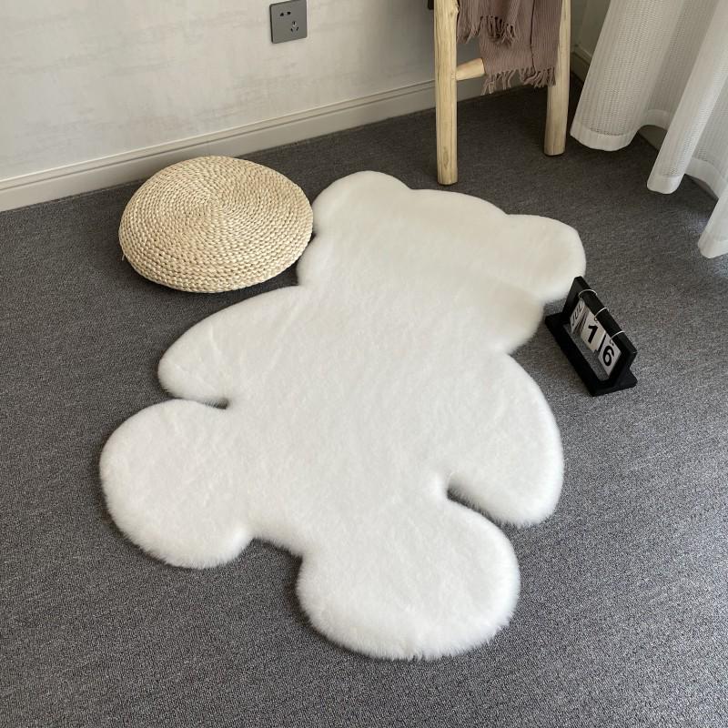 Cute Bear Plush Rug - Decorative Bedroom Mat for Children's Room