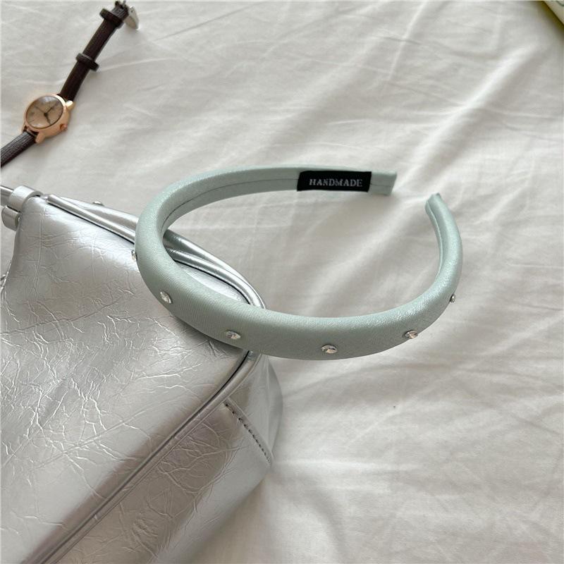 Feminine Pink Crystal Headband with High-End Hair Clip