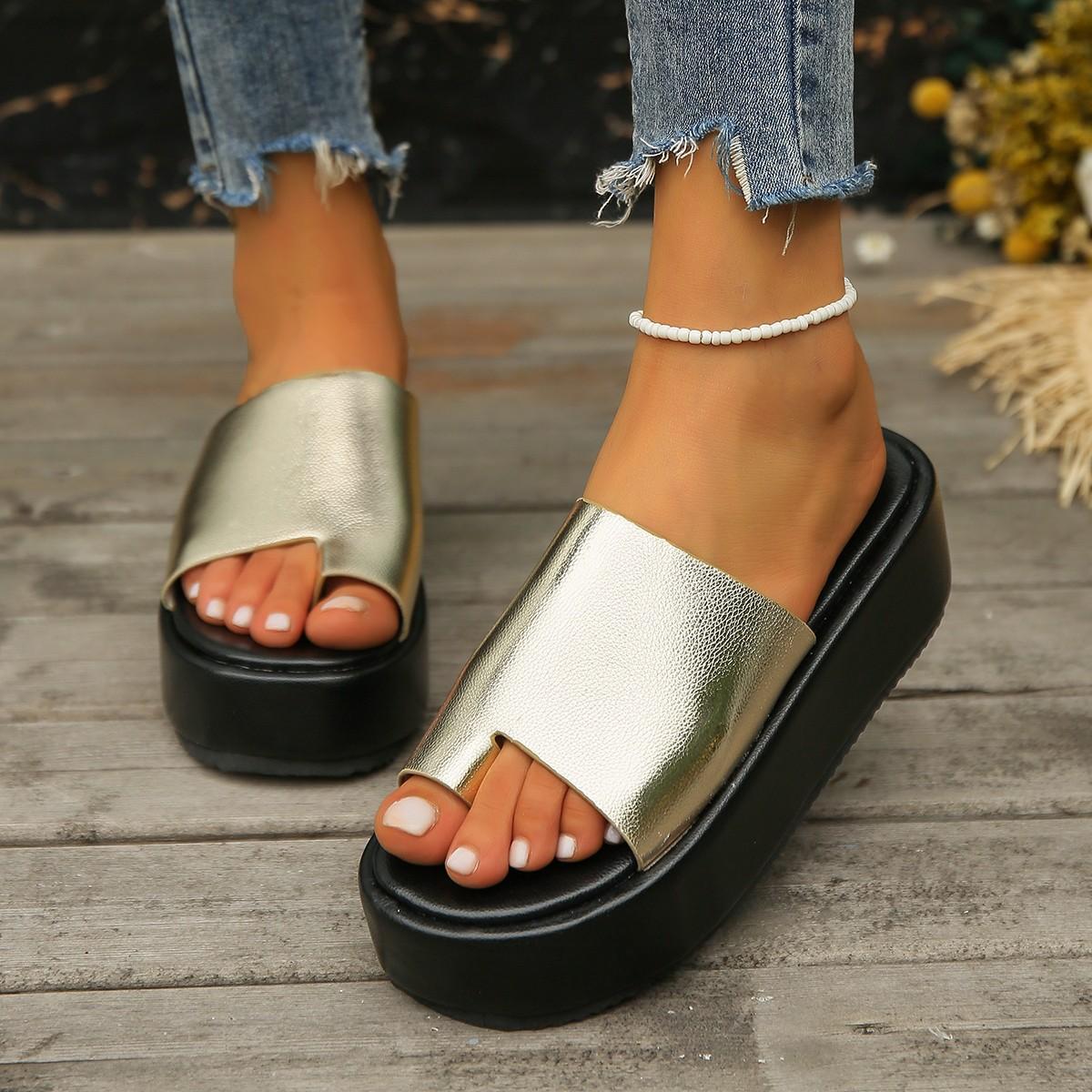 

2025 summer foreign trade new large size women s shoes slippers Europe and America 2025 thick-soled lychee pattern one-word slippers 43 золотой