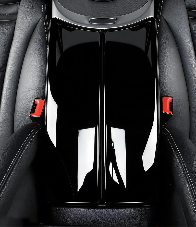 Naklejka dekoracyjna na pokrywę podłokietnika Mercedes-Benz Klasy C/GLC