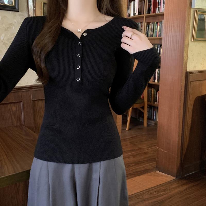 

Simple commuting vertical pit strip thin bottoming sweater women s autumn and winter solid color nail button round neck knitted top L чёрный