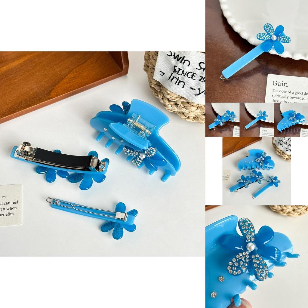 Chic Acetate Hair Claw Clip Adorned With Stylish Floral Embellishments And Rhinestones