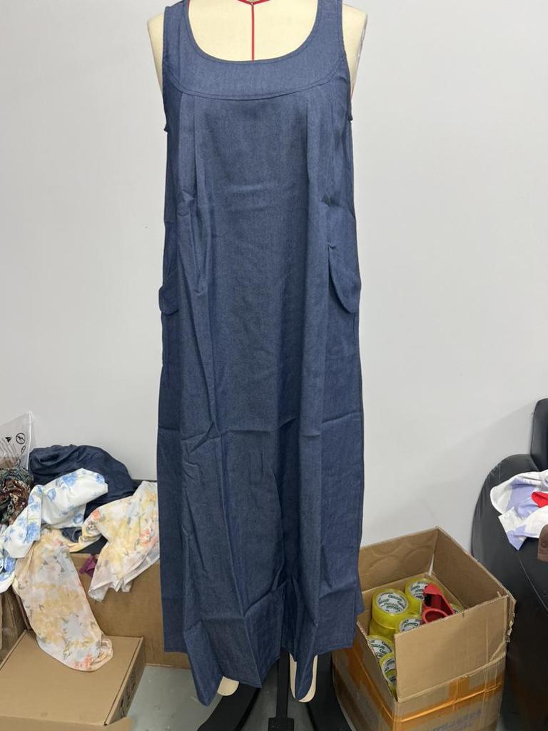 Długa sukienka jeansowa w stylu retro z kieszeniami z Azji Południowo-Wschodniej i Bliskiego Wschodu – kolekcja wiosna/jesień 2025