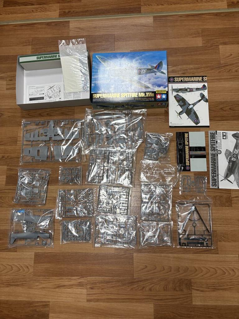 Tamiya Aircraft Series 21 Supermarine Spitfire 1/32 No. Mk. XVIe
