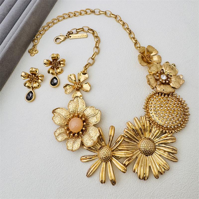 Collier de Luxe Oscar Style Vintage Émail