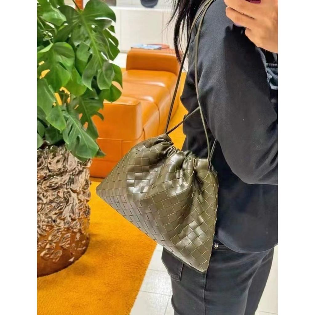 2024 New cowhide woven armpit bag large-capacity commuter bag versatile leather crossbody shoulder woven women's bag