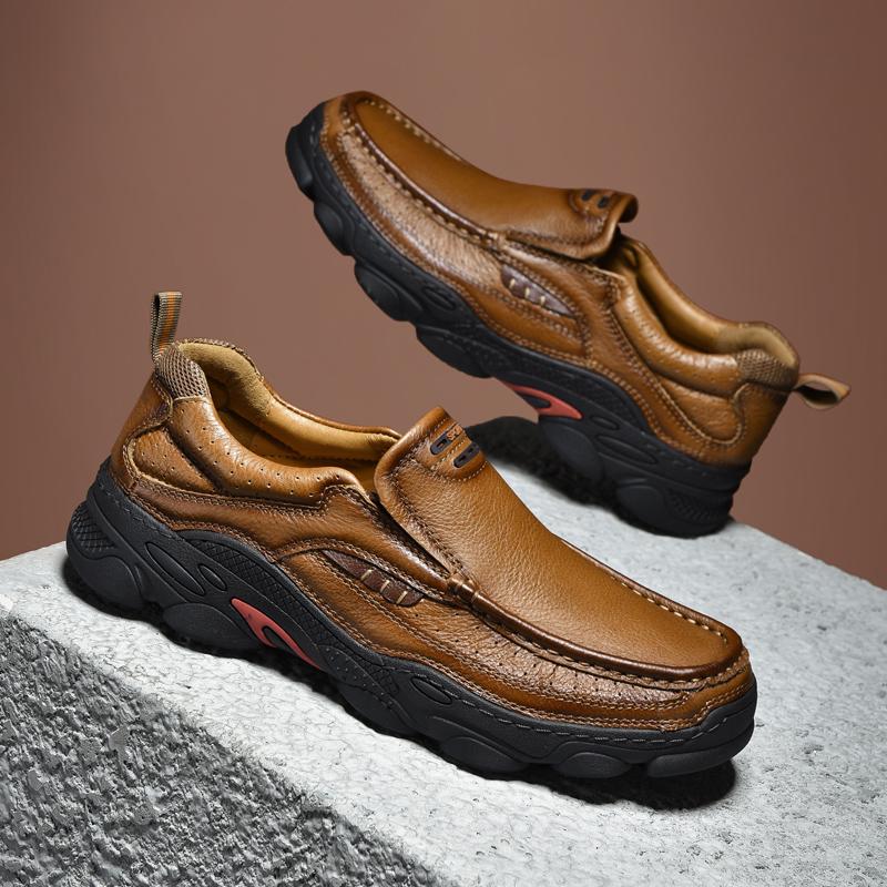 Breathable Leather Casual Men Shoes Newest Luxury Slip On Hiking Shoes Leisure Walk Loafers Men Moccasins Fashion Platform Shoes