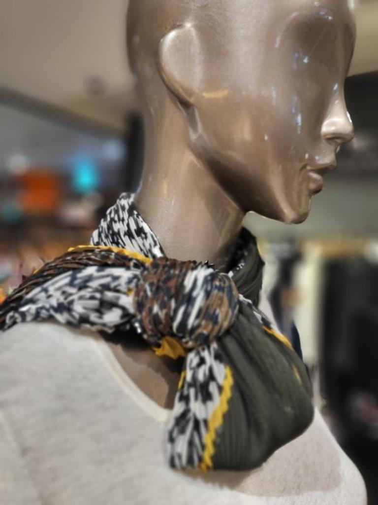 Pleated Colorful Scarf JBW5NSAM1800