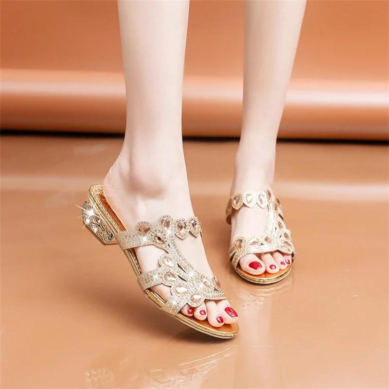 Summer New 2025 Rhinestone Slippers Ladies Chunky Heels Hollow Anti-slip Casual Slippers Fashion Beach Flip Flop Sandals