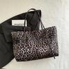 2025 new casual simple fashion commuter shoulder bag European and American retro leopard print large capacity tote bag