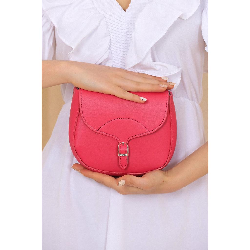 Schwarze Shk17 Einfache und stilvolle Umhängetasche mit Druckknopfverschluss und verstellbarem Riemen L:16E:18W:6