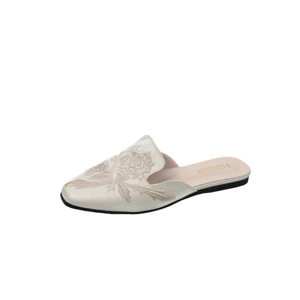 New Chinese embroidered bag head half slippers women's outer wear 2025 spring and summer new retro casual flat bottom muller half tray