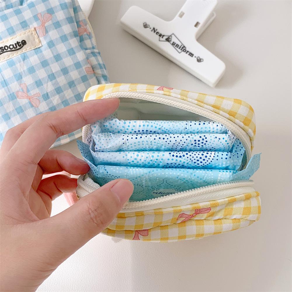 Korean-Style Compact Plaid Makeup Bag with Bowknot - Portable Storage for Data Cables, Earphones, and Sanitary Items