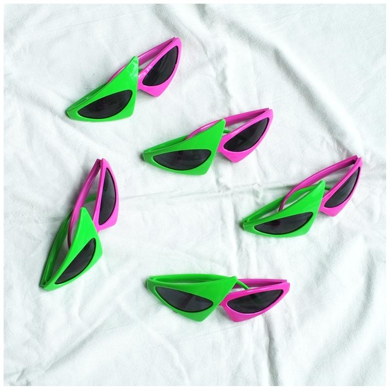Occhiali da Sole Divertenti Unisex per Feste Occhiali Asimmetrici Anni '80 Occhiali Rosa Shocking e Verde Neon per Danza Hip Hop Festa di Halloween