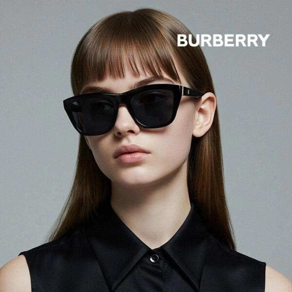 

[Burberry] Sunglasses BE4391 3001/8G Square Horn-rimmed UV Protection Women s BE4391 3001/8G_I [54]