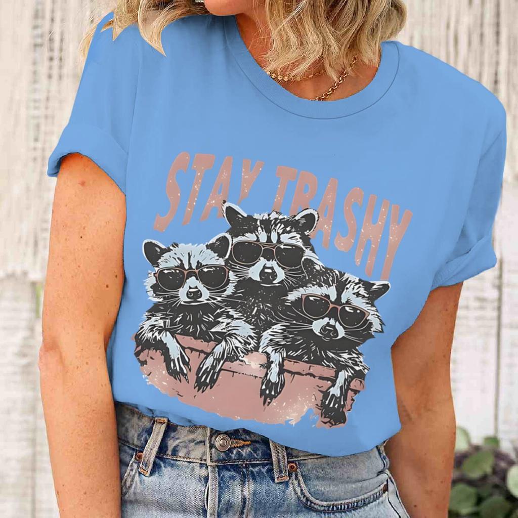 Neues Design Stay Trashy Waschbär T-Shirts Trash Panda Retro Boho Kurzarm Oberteile T-Shirts Damen Herren Kleidung Lustiges Waschbär T-Shirt