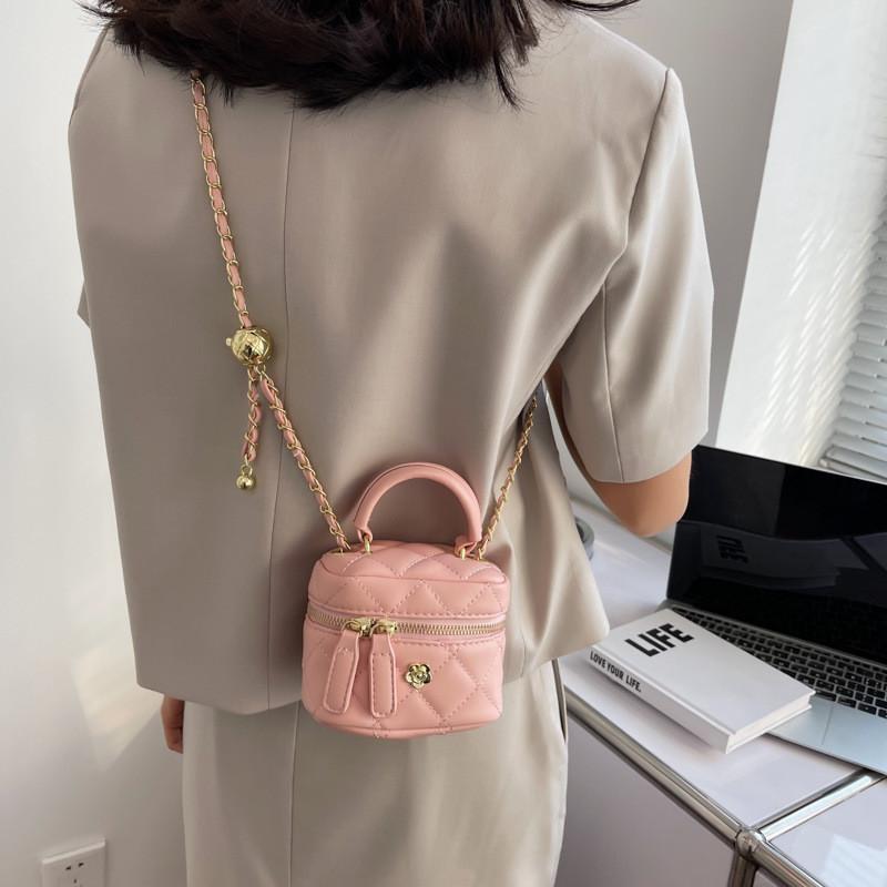 Schicke Diamantgitter-Ketten-Handtasche 2024 Neuer Stil Beliebt in diesem Jahr Hochwertige Textur Urbaner Minimalist