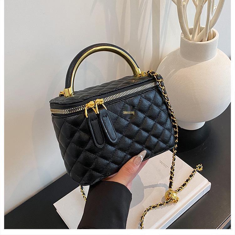 

Luxury 2025 Women s Diamond Lattice Crossbody Handbag
