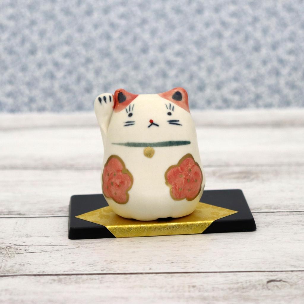 Craftsman House Good Luck Made In Japan Hand-painted Maneki-neko (Red Flower)