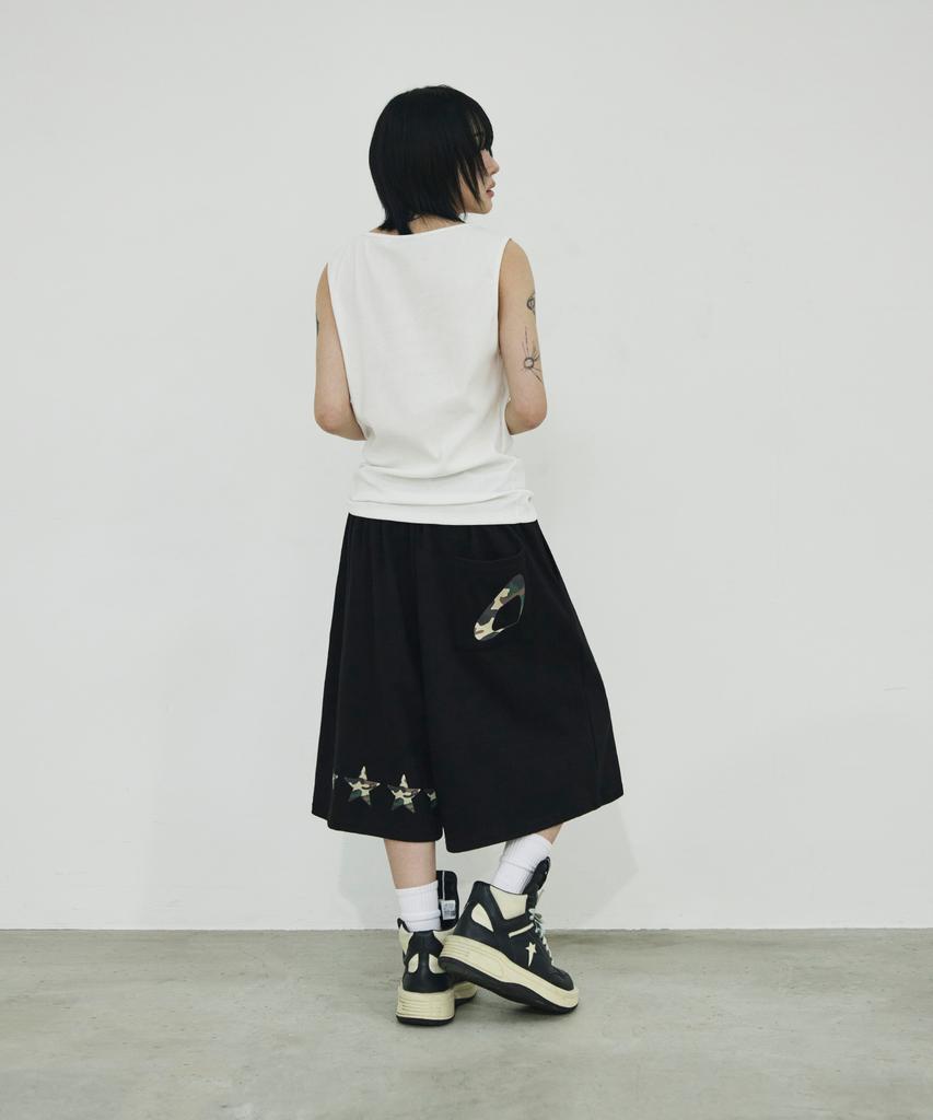 SCALLYWAG Back Camo Star Bermuda Sweat Shorts [Black]
