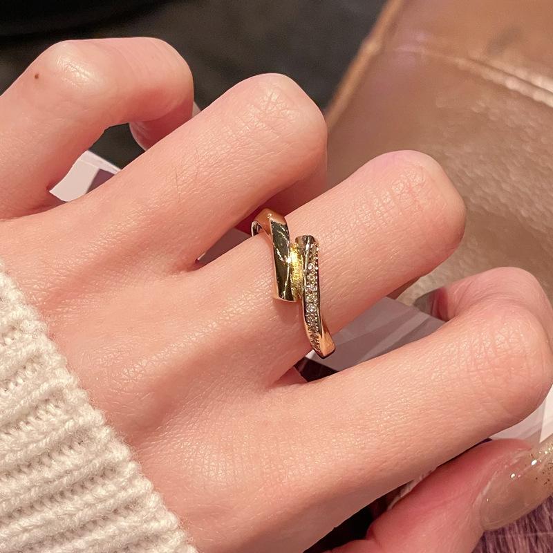Medieval French Retro High-End Love Open Ring Niche Design Light Luxury Gold Temperament Accessories Women