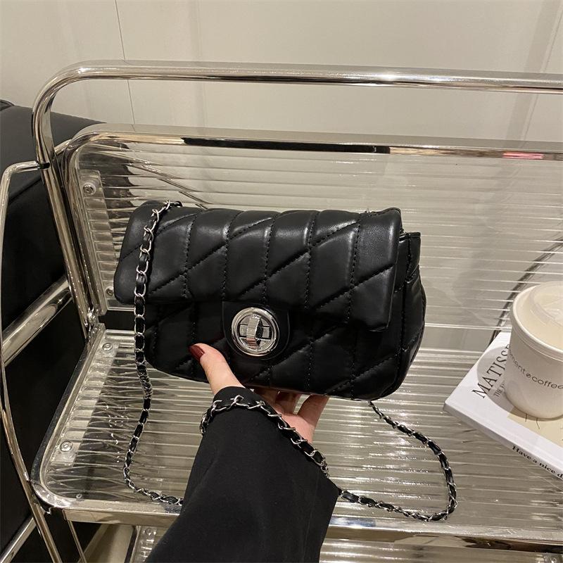 

Trend chain, foreign style, versatile fashion, new small square bag, women s niche design, diamond indentation casual messenger bag чёрный