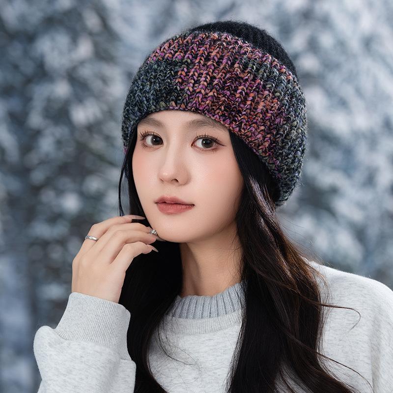 New Winter Color Knitted Wool Hat for Women Outdoor Travel Windproof and Warm Piles of Hats Showing Face Small Pullover Hat