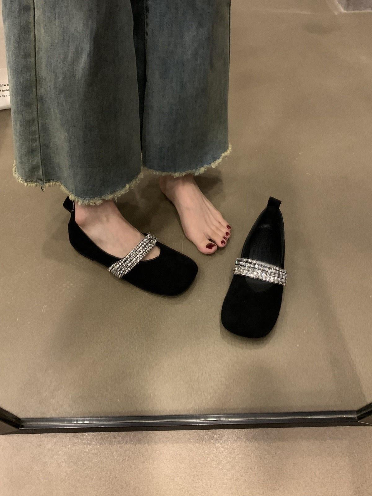 

Стразы со стразами и балетками Мэри Джейн 2024 года, новые весенне-осенние туфли с квадратным носком и неглубоким горлом, универсальные французские нежные одинарные туфли с плоской подошвой 39 чёрный