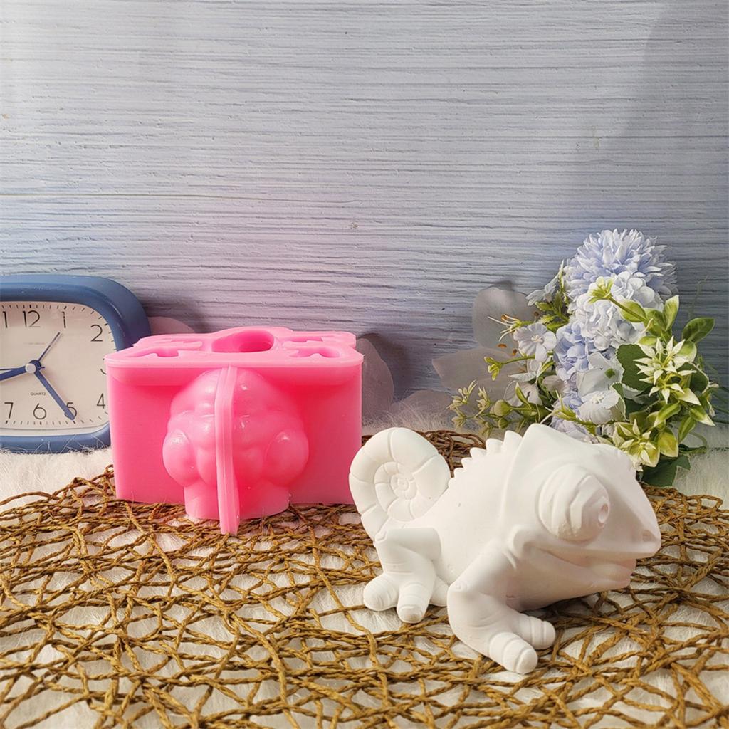 Durable Silicone Mold for Creating Detailed Chameleon Plaster Display Ornaments Perfect for Art Lovers and Gift Makers