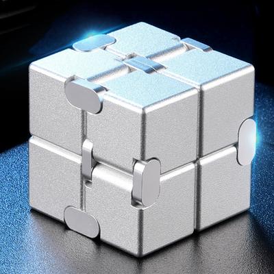 Puzzles et casse-têtes – Cubes magiques et casse-têtes