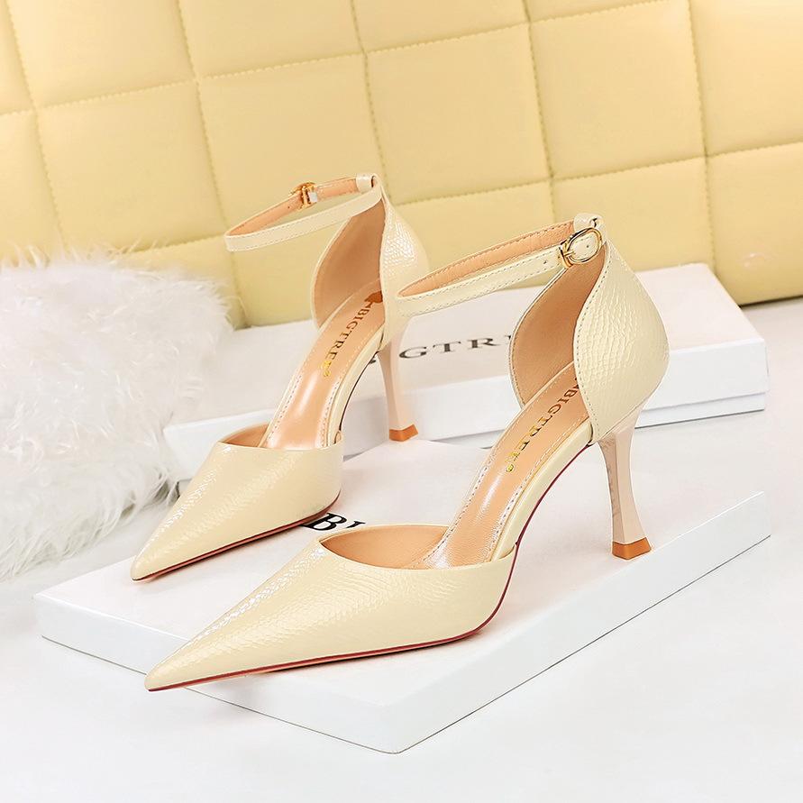 

8323-5 sandals (this style is sold out and will not be replenished) 34 белый