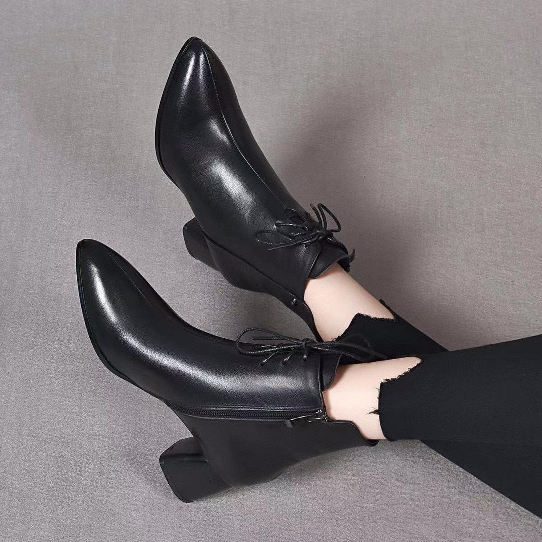 

Женские ботильоны на высоком каблуке с острым носком, новые осенне-зимние, на шнуровке, с боковой молнией, из коровьей кожи первого слоя, модные, облегающие женские ботильоны средней высоты 39