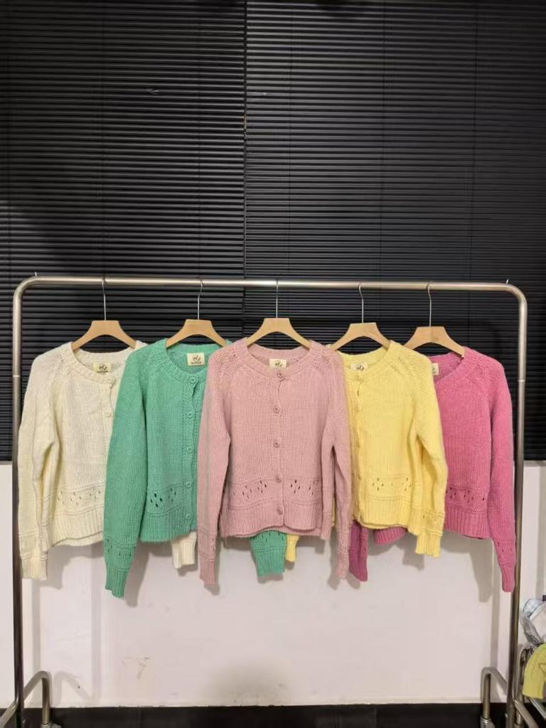 Korejský trendy volný jednoradový kabát: Dámský pletený kardigan s kulatým výstřihem a dutým vzorem podzim/zima