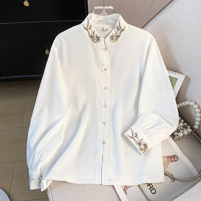 

Элегантная ретро весенняя вышитая женская рубашка с воротником-стойкой и длинными рукавами Large белый
