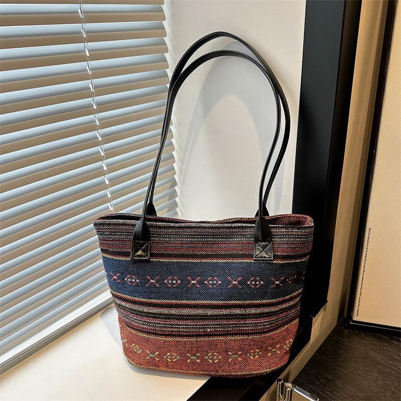 Ethnic Style Tote Bag For Women Large Capacity Summer Fashion With Zipper Closure For Daily Use