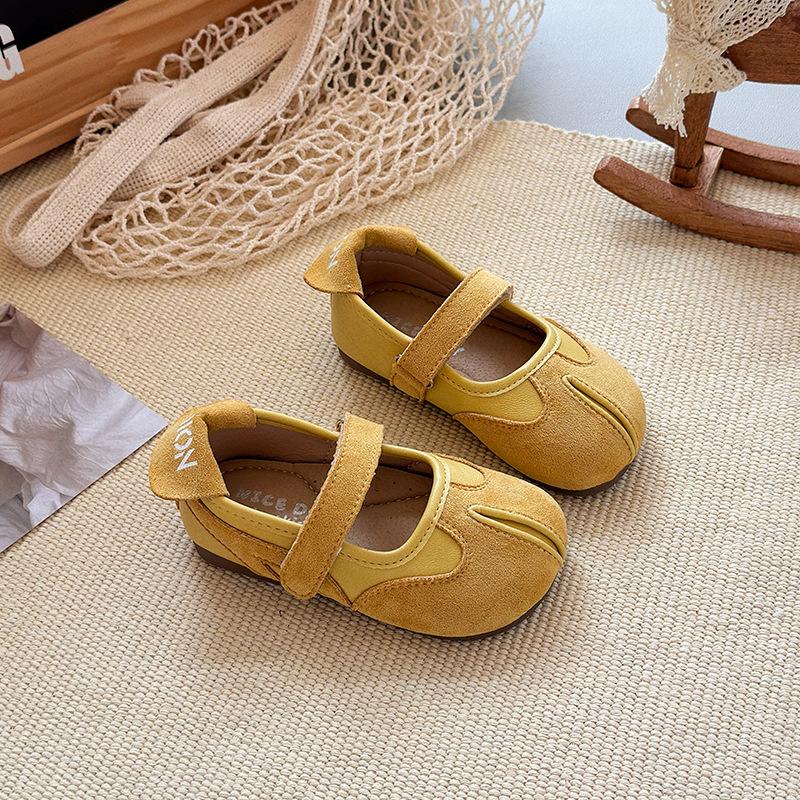Children's fashion casual leather shoes 2025 summer new girls cute Velcro sandals medium and older children's non-slip leather shoes