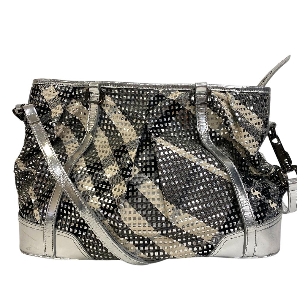 

BURBERRY Beat check canvas Shoulder Bag Silver canvas Women Used