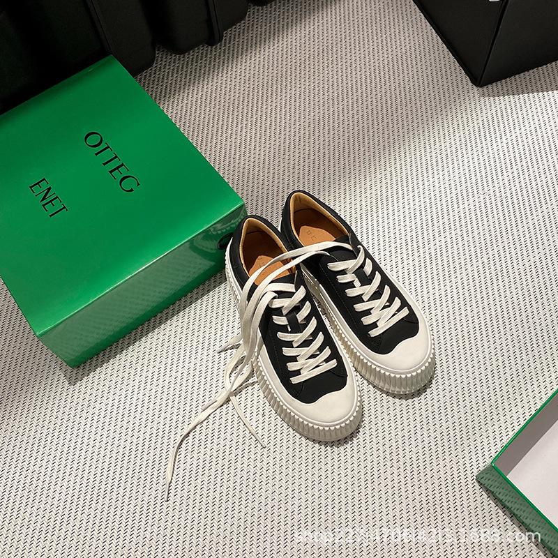 

Маленькие белые туфли женские новые весенние спортивные туфли на толстой подошве женские туфли-маффины универсальные туфли-бисквиты с внутренней платформой для увеличения роста женские 40 чёрный