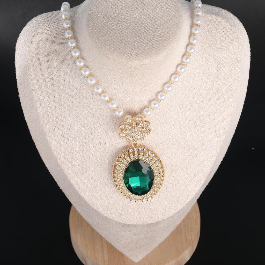 Pearl Chain Sweater Necklace: Ethnic Style Pendant for Autumn & Winter