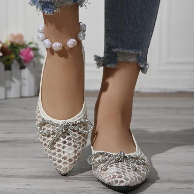 Chaussures simples à semelle plate large pour le printemps et l'été, nouvelles chaussures simples à talon plat creux à la mode, chaussures simples à bouche peu profonde, chaussures simples pointues