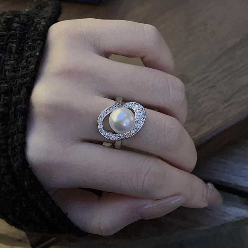 

Freshwater Pearl Inlaid Zircon Ring, Personalized Living Adjustable Design, High-End Ring. Opening adjustable