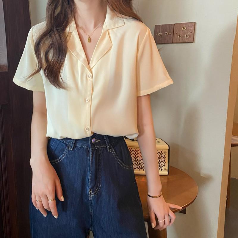 

Женская разноцветная рубашка с воротником-стойкой и коротким рукавом – Летне-осенний повседневный нишевый дизайн 2024 S (35-42.5 kg)