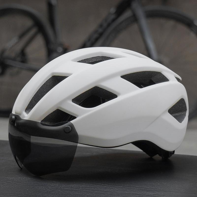 Integrated Cycling Helmet With Visor Mountain Road Bikes Unisex Adult Safety Gear CE EN1078 Certified